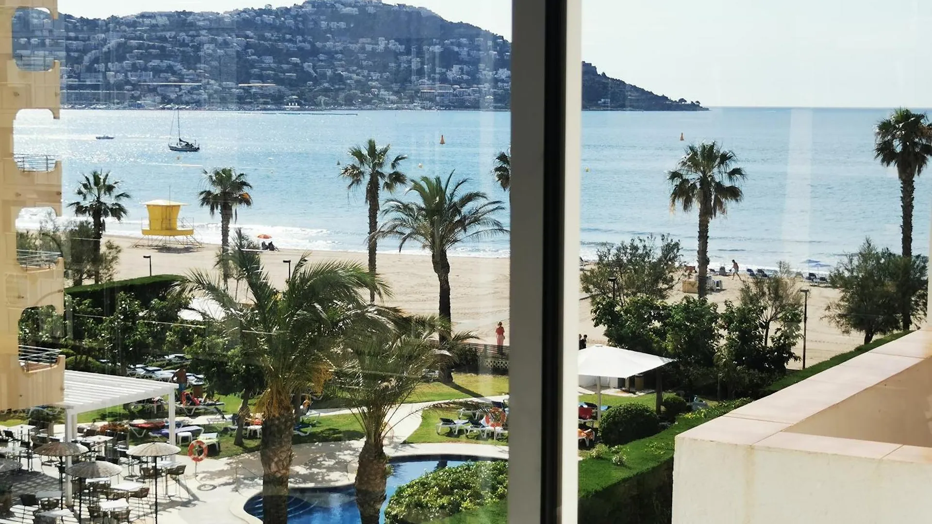 Apartment Spacieux Appartement Rose Front Mer Et Piscine Roses