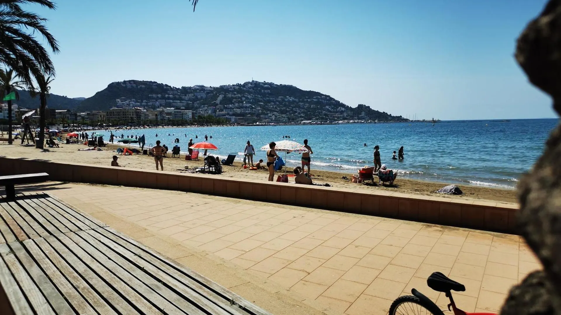 Spacieux Appartement Rose Front Mer Et Piscine Roses Spain