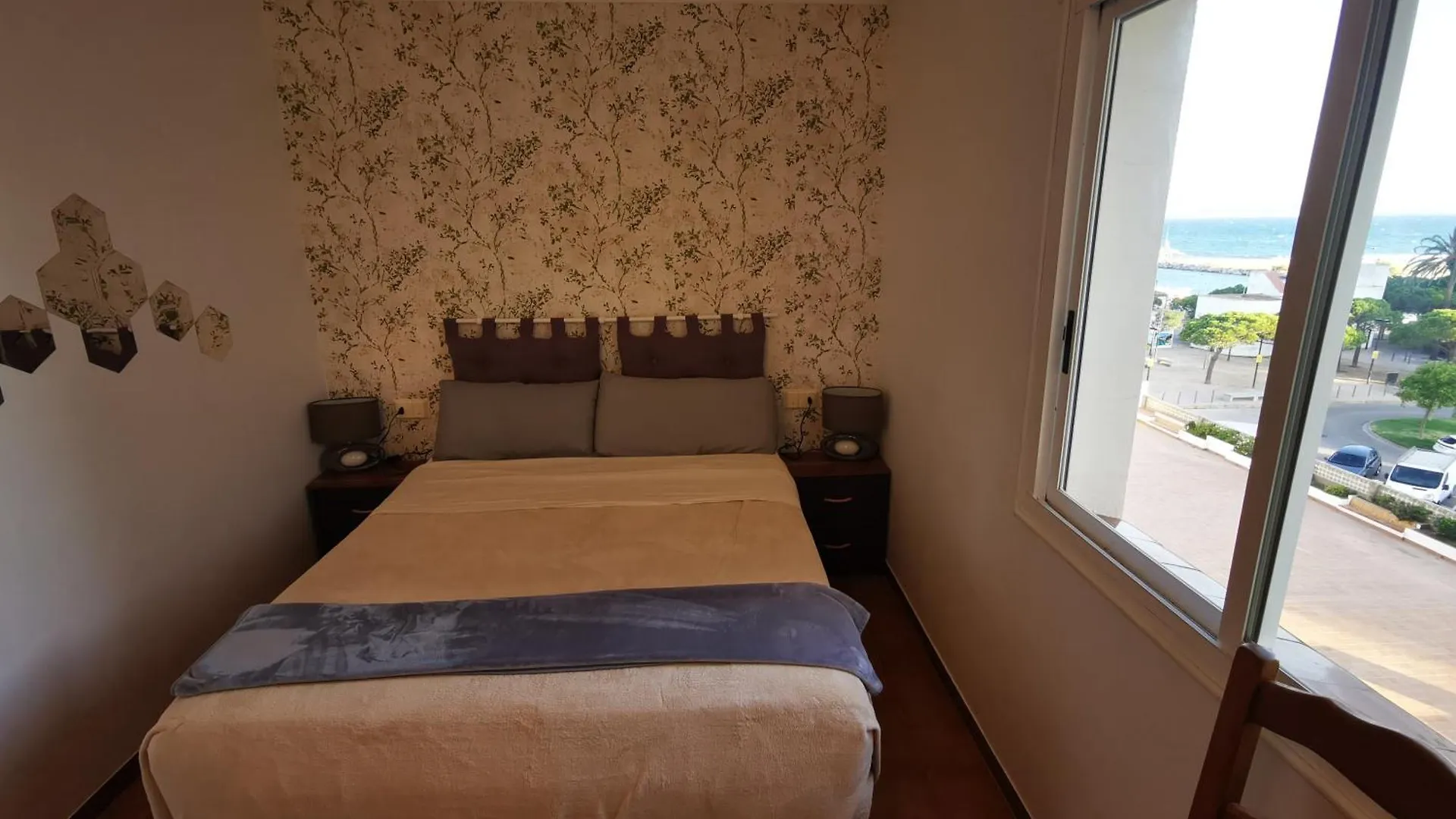 Spacieux Appartement Rose Front Mer Et Piscine Roses