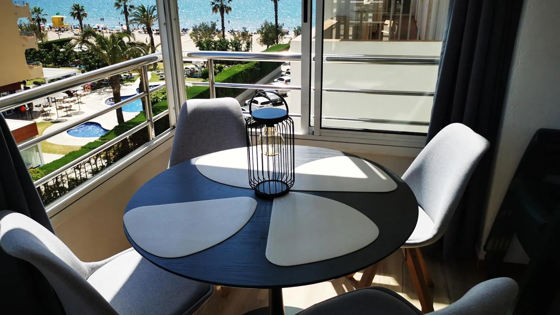 Spacieux Appartement Rose Front Mer Et Piscine Roses 0*,  Spain