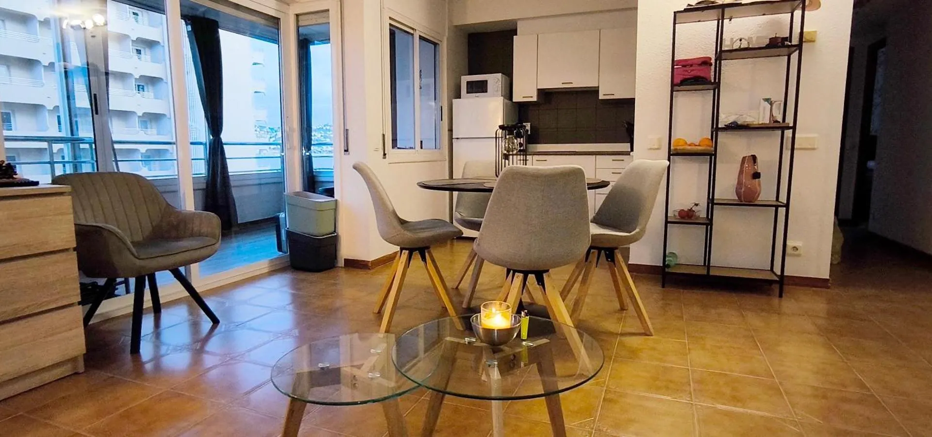 Apartment Spacieux Appartement Rose Front Mer Et Piscine Roses Spain