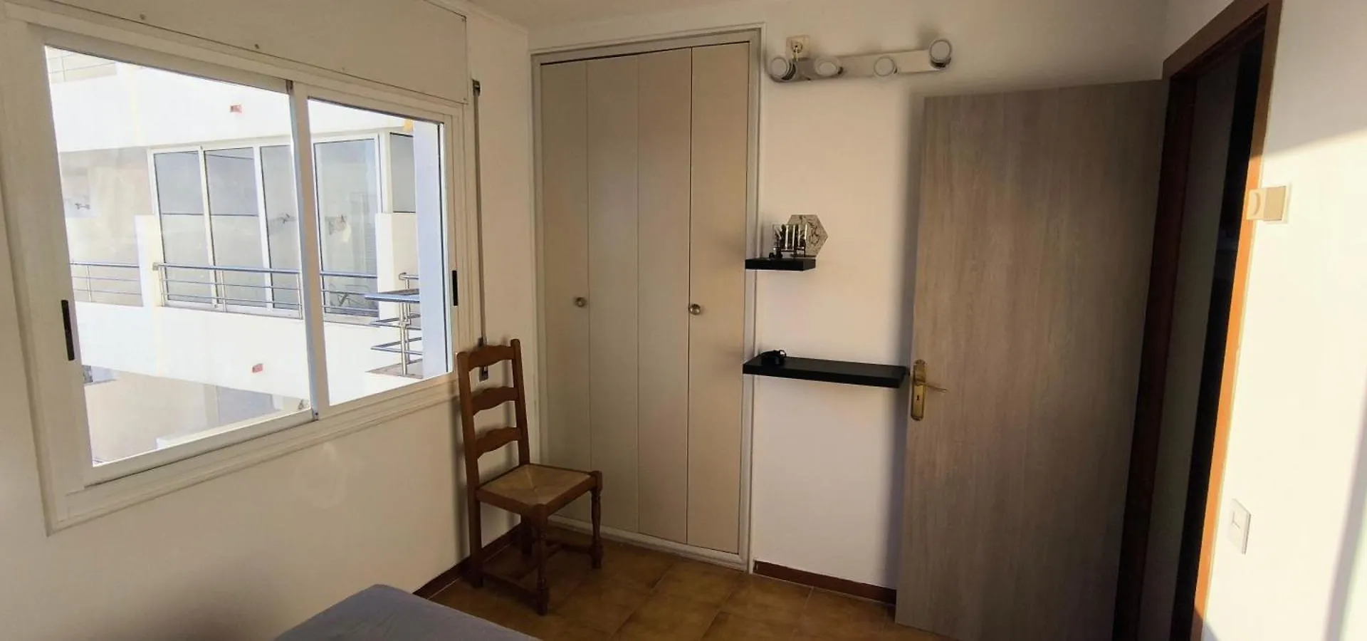Spacieux Appartement Rose Front Mer Et Piscine Roses 0*,