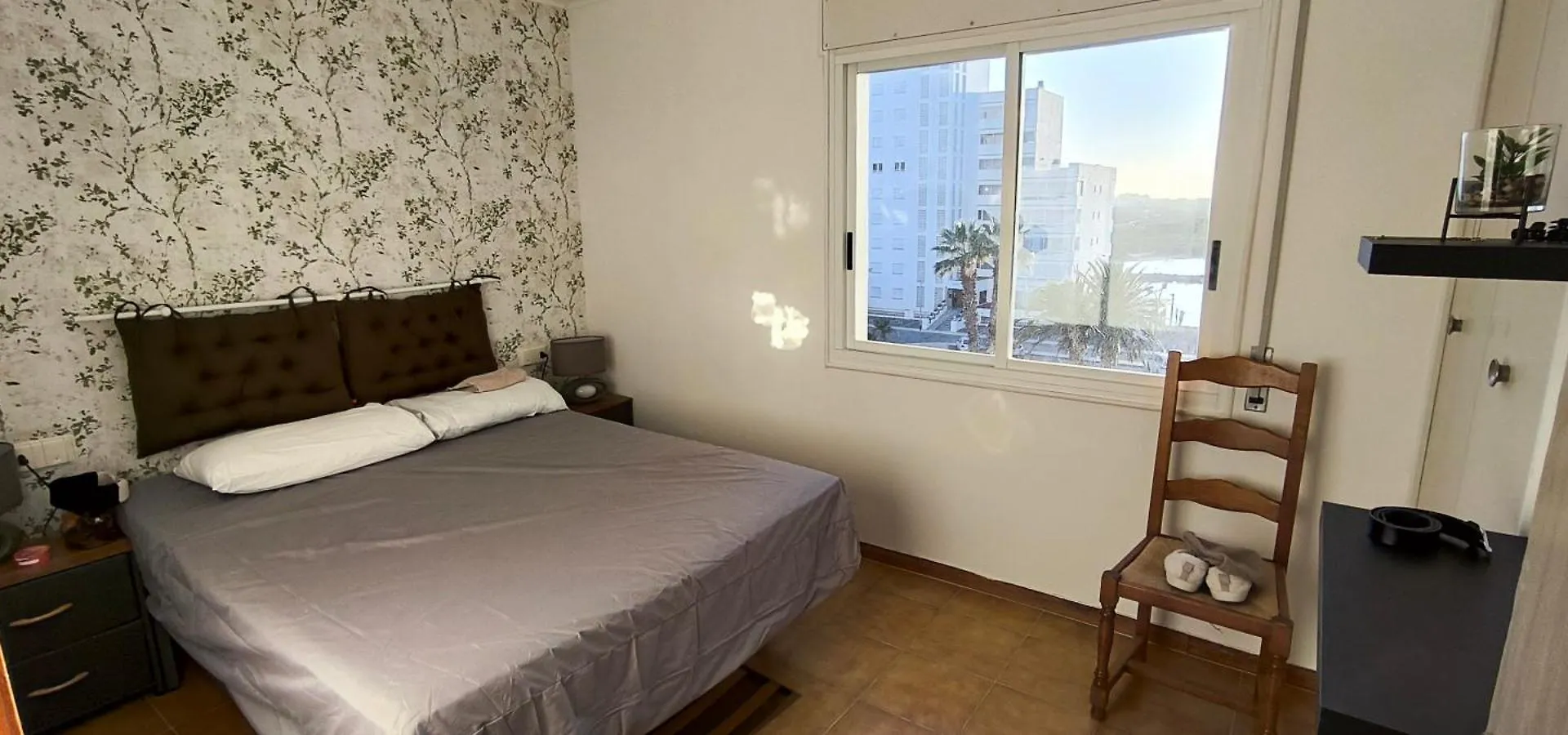 Spacieux Appartement Rose Front Mer Et Piscine Roses Apartment