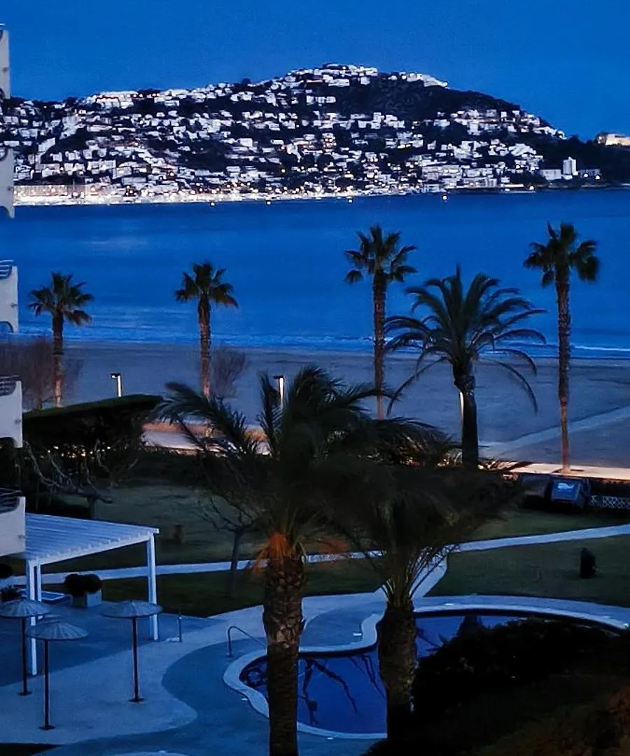 Apartment Spacieux Appartement Rose Front Mer Et Piscine Roses